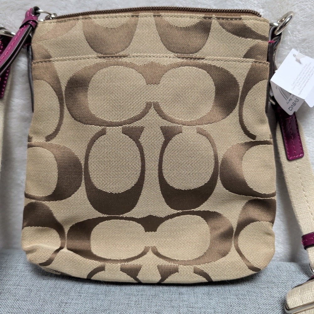 New‎ Coach Signature Khaki Passion Berry Trim Crossbody Swingpack Bag F48806 - Picture 10 of 13
